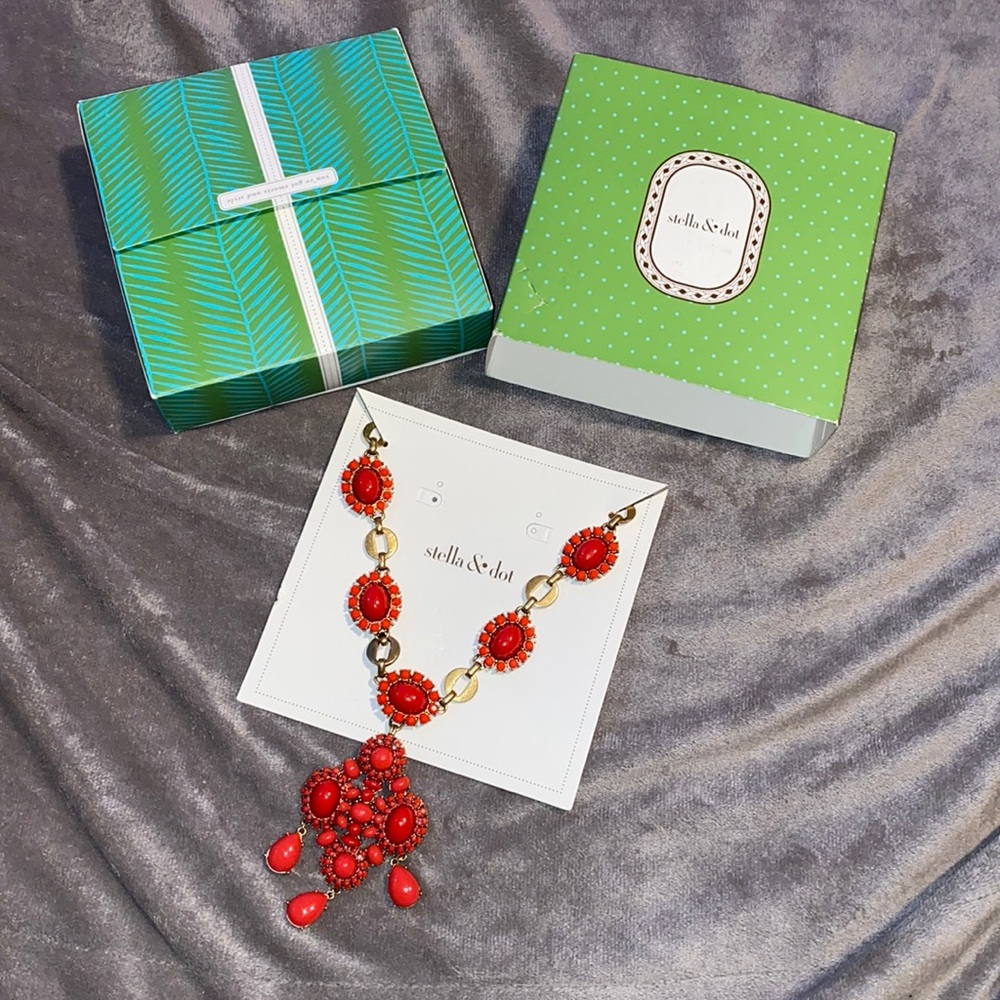 Stella & Dot convertible red and gold chandelier necklace